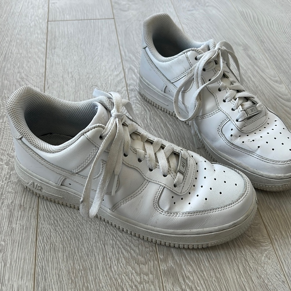 Pre loved air force 1s